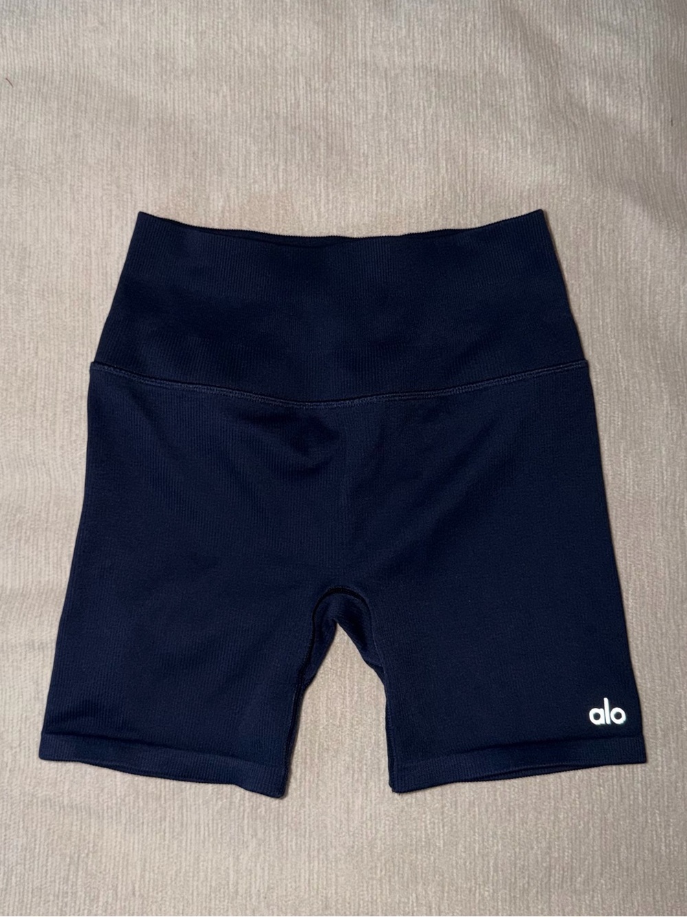 ALO Yoga Ribbed High-Rise Navy Bike Shorts 5” Seamless Favorite Blue - Picture 2 of 6